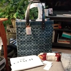 NWT Coach Denim Signature Field Tote